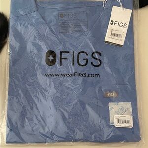 Figs men’s, Light Blue V-Neck Scrub Top